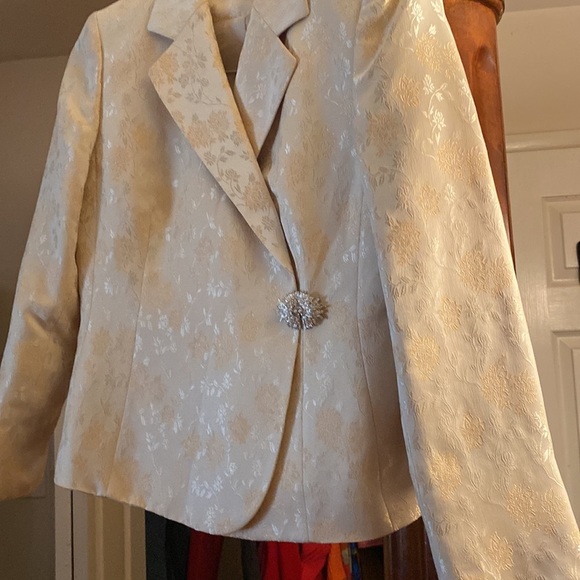 2 pcs brocade goldish skirt set - Picture 3 of 8